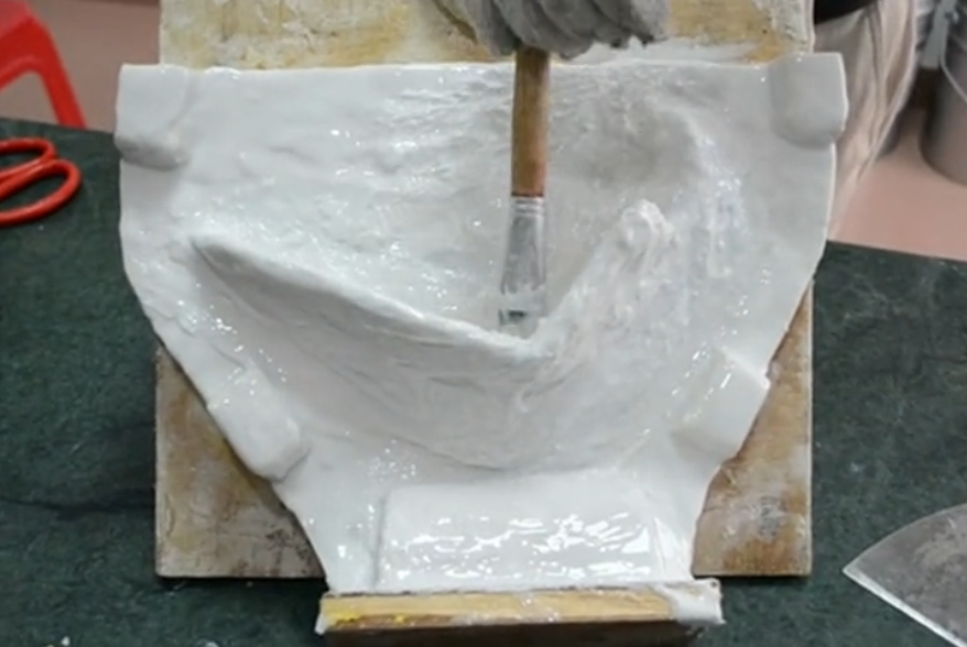 模具硅膠操作方法有幾種？